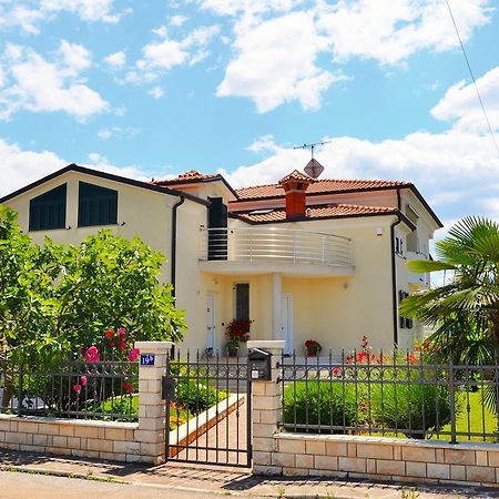 Apartments Sv. Pelegrin أوماغ المظهر الخارجي الصورة
