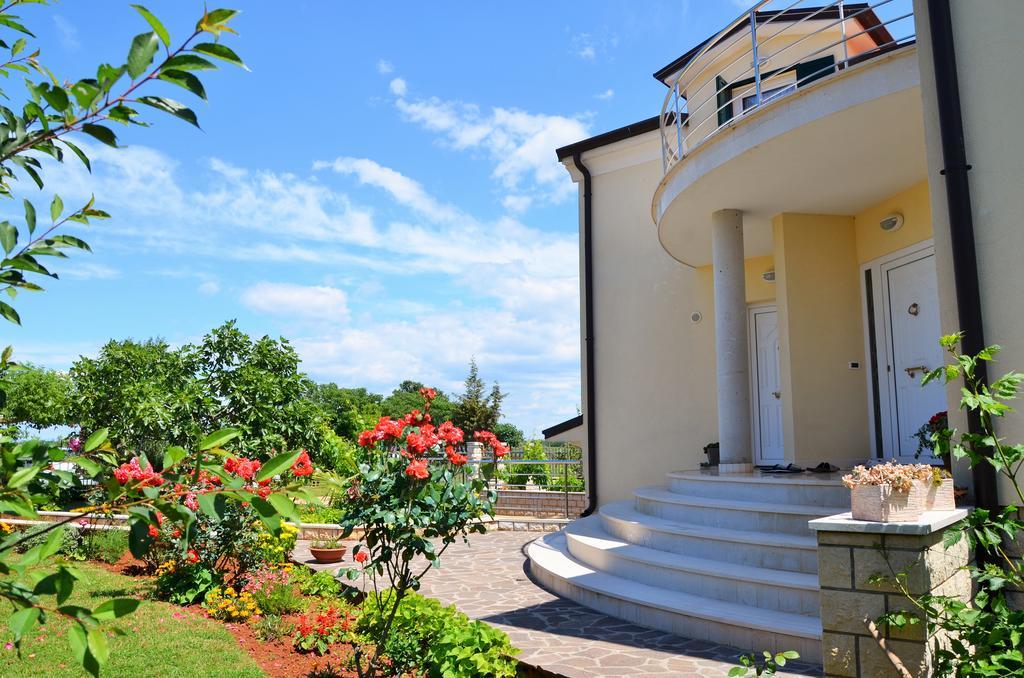 Apartments Sv. Pelegrin أوماغ المظهر الخارجي الصورة